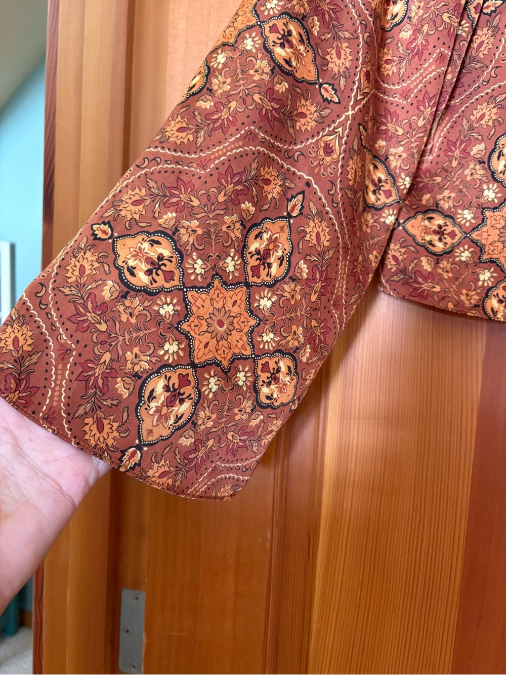 Rachel Zoe Boho Inspired Medallion Paisley Tie-Front Blouse w Long Bell Sleeve M - Picture 6 of 9